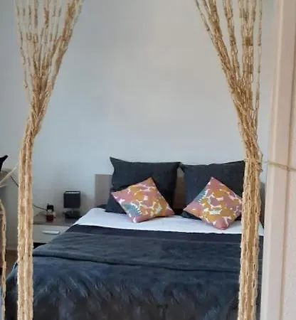 Apartment Climatise T1 Bis Metro A 200 M *
